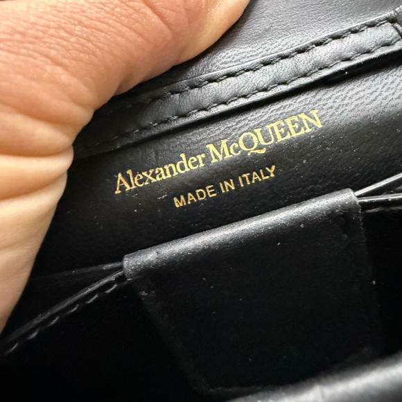 NEW Alexander McQueen Black Croc-Embossed Crossbody Cardholder on chain - Picture 6 of 16